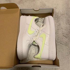 Nike Yellow Airforce 1